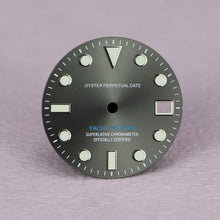 Load image into Gallery viewer, YACHT sunbrust green dial  28.5mm
